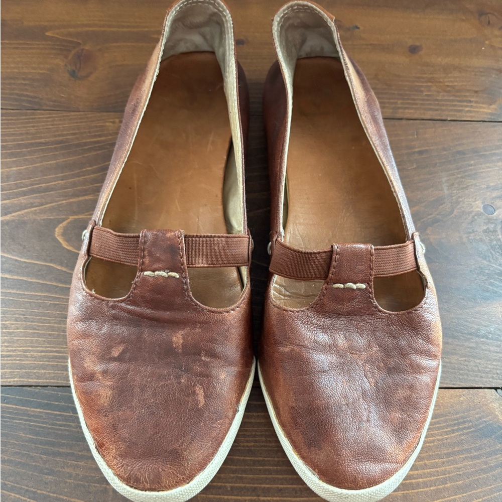Frye Melanie T-strap loafers size 9 GUC